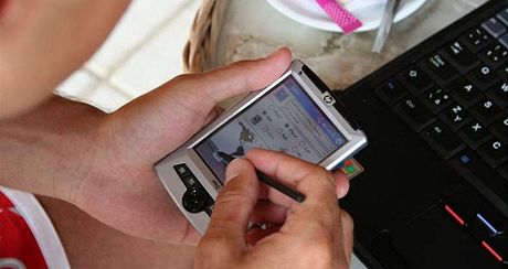 Rychlý mobilní internet nyní mohou vyuívat zákazníci v Hradci Králové a Pardubicích (ilustraní foto)