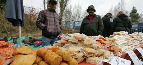 Na karlovarskou burzu pijeli v nedli prodejci sýra z Chraniova.