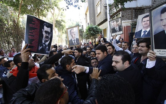 Demonstrace proti syrskému prezidentovi Baáru Asadovi. (15. bezna 2011)