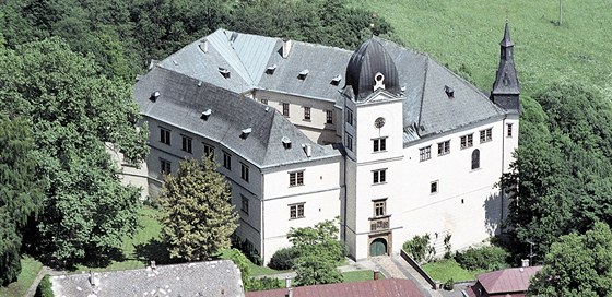 O zámek Hrubý Rohozec usiluje vdova po lechtici Johanna Kammerlanderová.