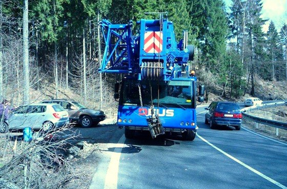 Pevrcen nklak s betonem u obce Okrouhl.