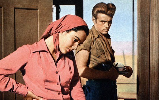 James Dean a Elizabeth Taylorová ve filmu Obr