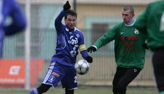 David Kobylík (vlevo) v pípravném utkání v olomouckém dresu.