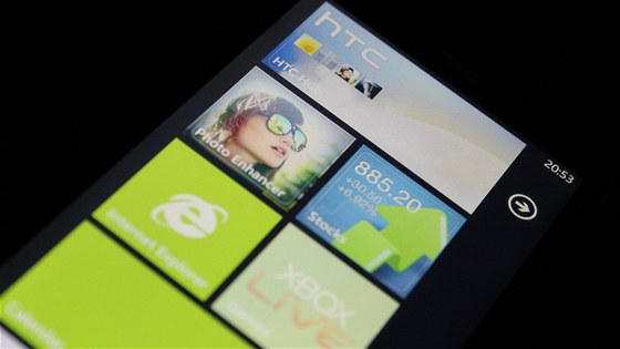 Windows Phone 7 NoDo na HTC Trophy