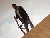 Libyjt povstalci ped mstem Adedabja (22. bezna 2011)