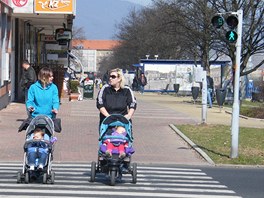 Lidem v Most ukazuje speciln "potadlo", jak dlouho jet budou muset ekat ped semaforem a jak dlouho maj na to, aby pes pechod peli.