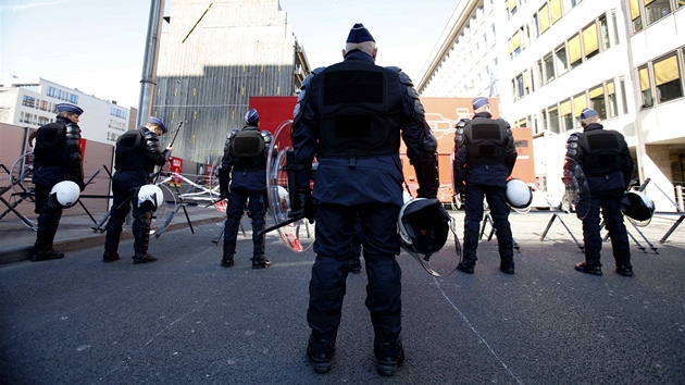 Tisíce demonstrant protestují v Bruselu prtoi úsprným opatením evropských vlád (24. bezen 2011)