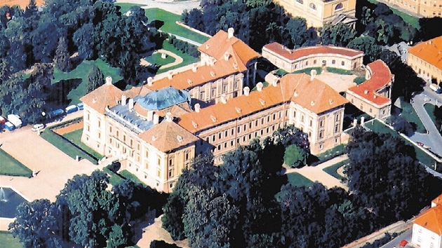 Renesanní zámek Slavkov u Brna byl na konci 17. století pestavn do barokní podoby.