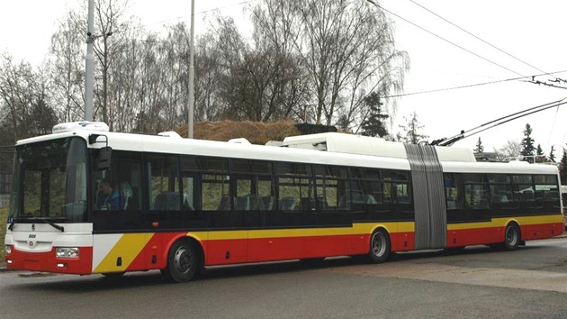 Mstská hromadná doprava v Hradci Králové pidá novou linku zdarma.