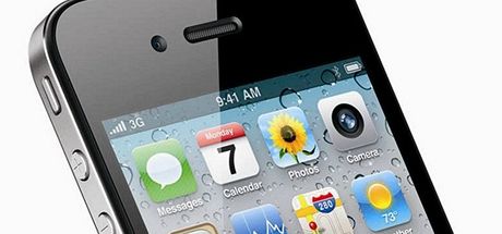 iPhone 4 se zatím prodává velice dobe