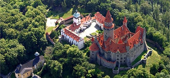 Nejvíce návtvník ubylo oproti losku památce, o kterou je jinak nejvtí zájem - hradu Bouzovu.