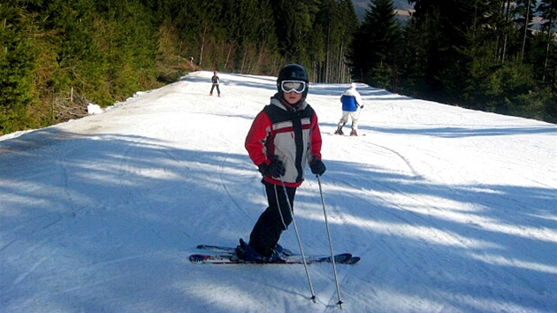 Skiareál Lipno - sjezdovka padající k jezeru