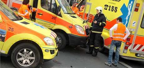 Dti ván poranné neznámou pyrotechnikou pevezly v úterý sanitky do ostravského popáleninového centra a na chirurgické oddlení hranické nemocnice. (Ilustraní snímek)