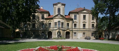 Blohradský barokní zámek do loského kvtna vyuívalo místní uilit jako internát.