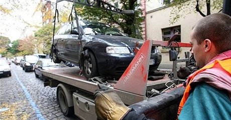 Kvli itní ulic se letos v Praze auta odtahovat nebudou. (Ilustraní snímek)