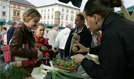 Farmáské trhy ji navzdory poasí ovládly námstí mst v Olomouckém kraji. (Ilustraní snímek)