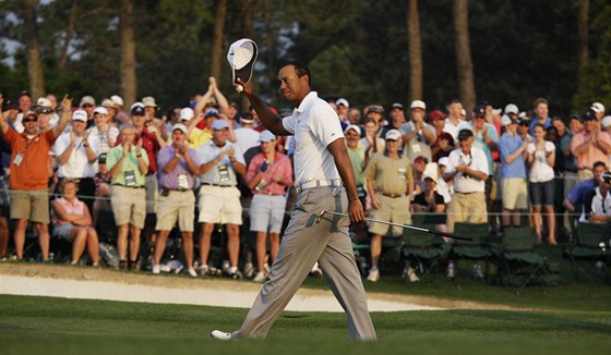 NEJ. Golfista Tiger Woods si ve svt sportovního byznysu nadále drí pední postavení.