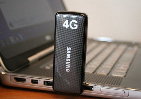 Pro pouití LTE staí vlastnit skladný USB modem