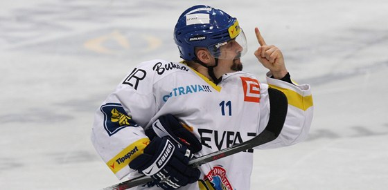 Nakonec není první. Mikael Granlund pilepil kotou na hokejku a vstelil gól, Viktoru Ujíkovi se to nikdy nepovedlo.
