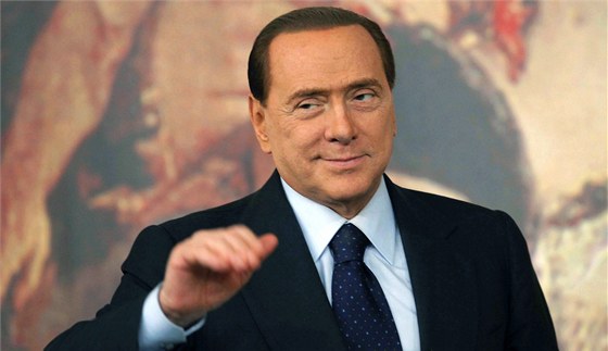 Silvio Berlusconi ve svém ímském paláci (1. dubna 2011).