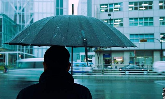 Nevlídné poasí v esku vydrí a do konce pítího týdne. Meteorologové varují idie ped ledovkou. Ilustraní foto