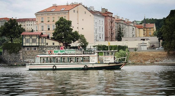 Na Vltavu mezi eskými Budjovicemi a Hlubokou nad Vltavou vyplují v ervnu výletní lod.