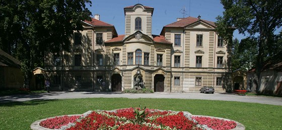 Zámek v Lázních Blohrad, kde se ve tvrtek konala celonárodní lázeská konference.