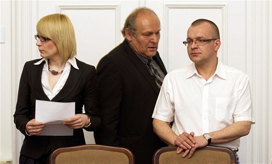 Rebelující poslanci VV ve Snmovn - Kristýna Koí, Stanislav Huml, Jaroslav kárka (7. dubna 2011)