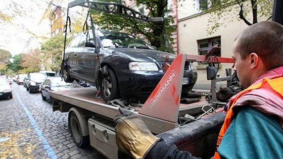 Kvli itní ulic se letos v Praze auta odtahovat nebudou. (Ilustraní snímek)