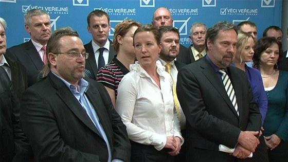 Nejmení vládní strana Vci veejné se na výjezdním zasedání shodli na nutnosti svolání jednání K9. Ilustraní foto