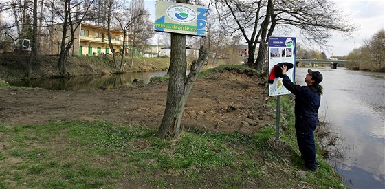 I na táboiti na ostrvku v Sokolov se chystají na vodáckou sezonu.