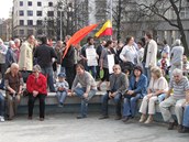 V Brn protestovalo nkolik stovek lid proti vldnm reformm (7. dubna 2011)