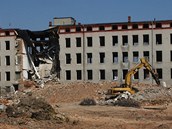 Bval Peschlova tovrna ped finln etapou demolice.