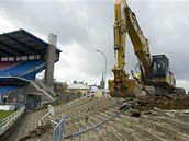 Rekonstrukce fotbalovho stadionu ve truncovch sadech zaala.