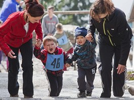 Tict osm ronk aprlovho zvodu dvojic v bhu do schod Bechysk schody.