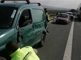 Hromadn nehoda sedmi aut na silnici R35 u Pslavic na Olomoucku.