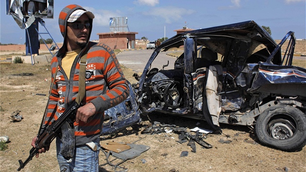 Libyjtí rebelové u msta Briga (5. dubna 2011)