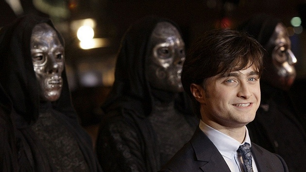 Daniel Radcliffe na premiée filmu Harry Potter a Relikvie smrti - ást 1...