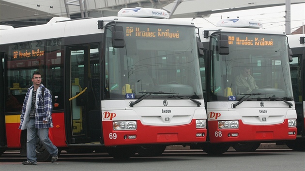 Mstská hromadná doprava v Hradci Králové pidá novou linku zdarma.