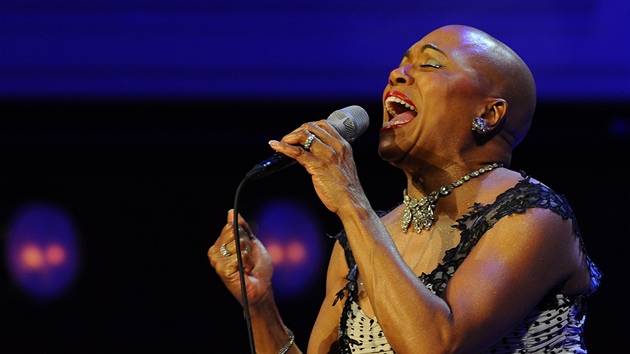 Dee Dee Bridgewater na praském koncert v Obecním dom (2. dubna 2011)