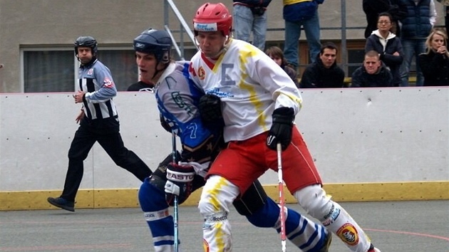 Momentka z hokejbalového duelu Hradec Králové - Letohrad Momentka z hokejbalového duelu Hradec Králové - Letohrad