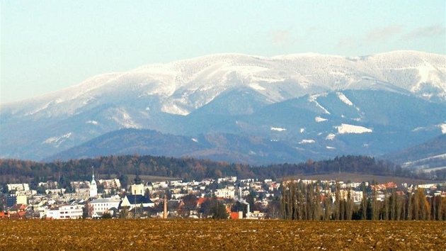 Pohled na Šumperk, město v podhůří Jeseníků. Pohled na Šumperk, město v podhůří Jeseníků.