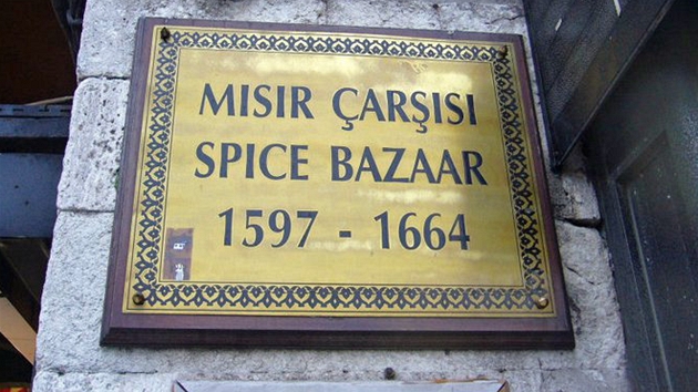 Nákupy v Istanbulu: bazar s koením