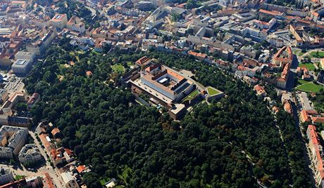 S malou osadou Brno u Jablonce nad Jizerou má jihomoravská metropole se tymi sty tisíci obyvateli a hradem pilberk spolené jen jméno.