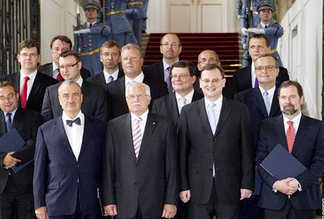 Prezident Václav Klaus jmenoval na Praském hrad novou vládu premiéra Petra Nease. (13. ervence 2010)