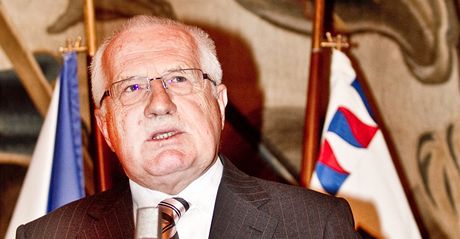 Prezident Václav Klaus chce podle poradce Pavla Hasenkopfa znát jména nových ministr, ne odvolá ty