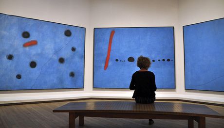 Z výstavy Joana Miróa v londýnské galerii Tate Modern