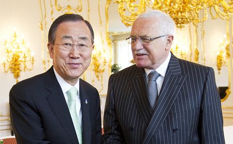 Generální tajemník OSN Pan Ki-mun jednal v Praze v dubnu 2011 s prezidentem Václavem Klausem