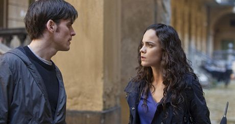 Z fimu Obad - Colin ODonoghue a Alice Braga 