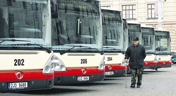 Cestující v Jihlav mohou od ervence opt vyuívat pestupní hodinovou jízdenku na MHD (ilustraní foto).